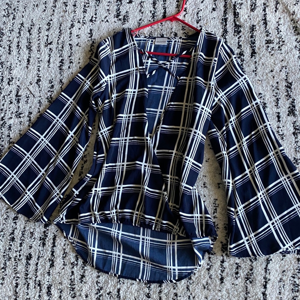 Bell sleeve blouse